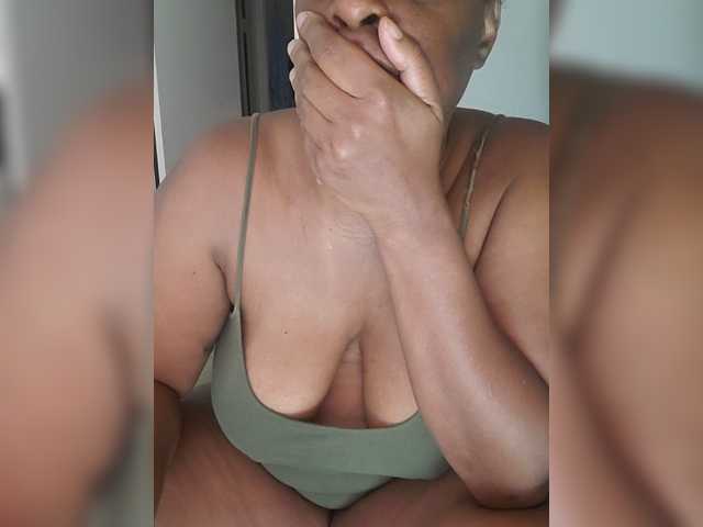 QueenAnitaDix