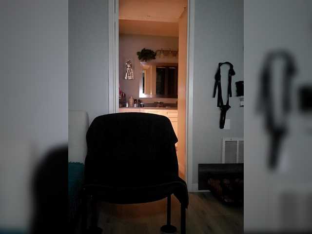 QueenAnitaDix live cam on BongaCams