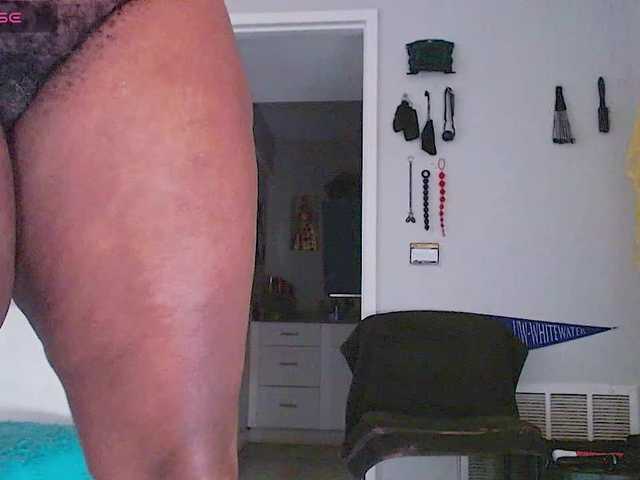QueenAnitaDix live cam