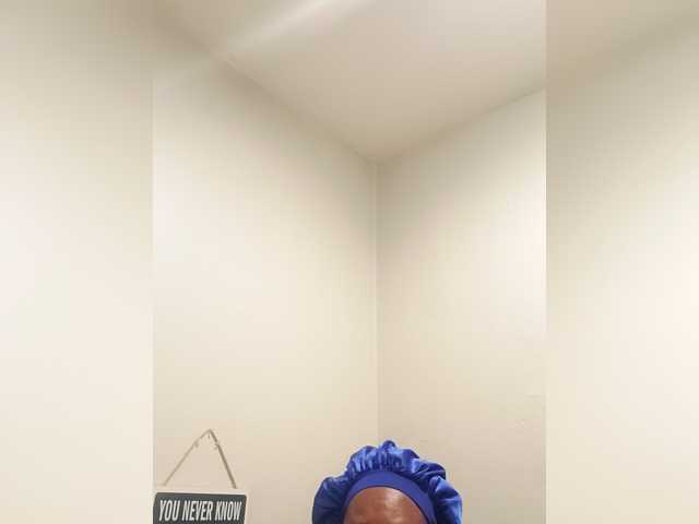 QueenAnitaDix live cam on BongaCams
