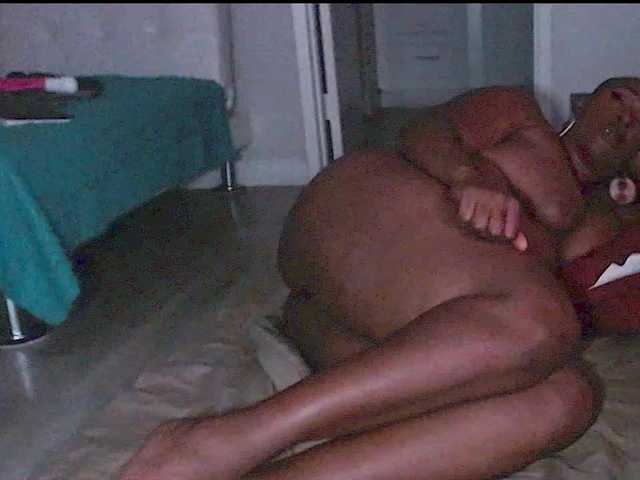 QueenAnitaDix live cam on BongaCams
