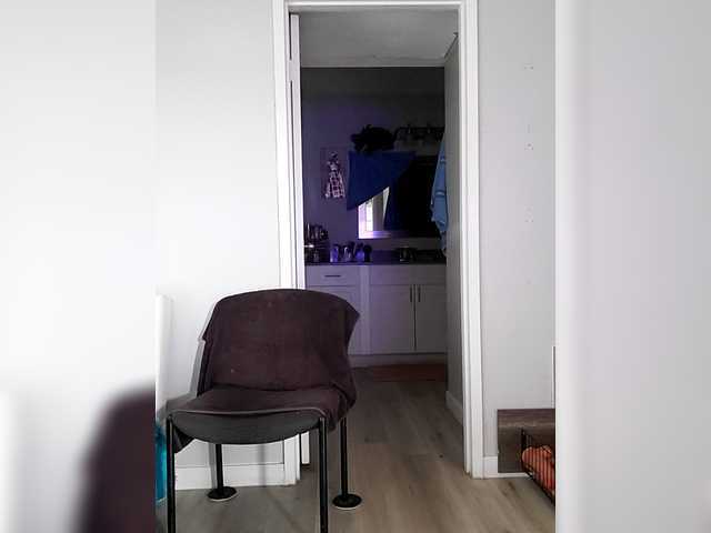 QueenAnitaDix live cam on BongaCams