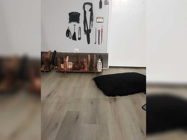 QueenAnitaDix