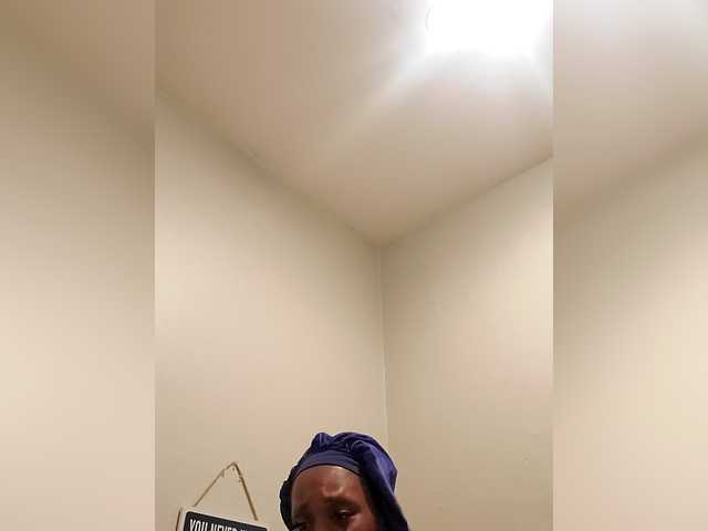queenanitadix cam belle
