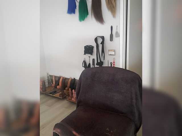 QueenAnitaDix live cam on BongaCams