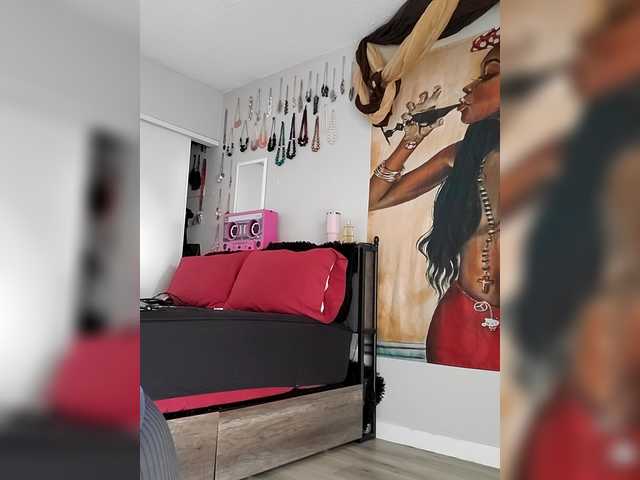 QueenAnitaDix's BongaCams show and profile