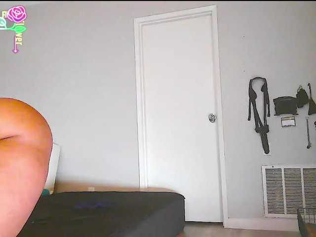 QueenAnitaDix live cam on BongaCams