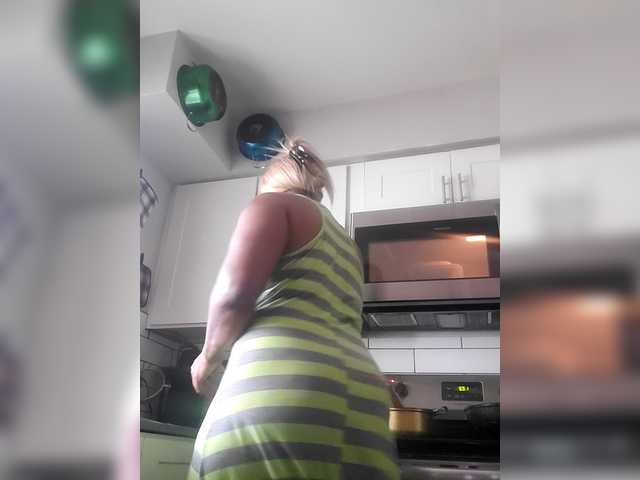 QueenAnitaDix