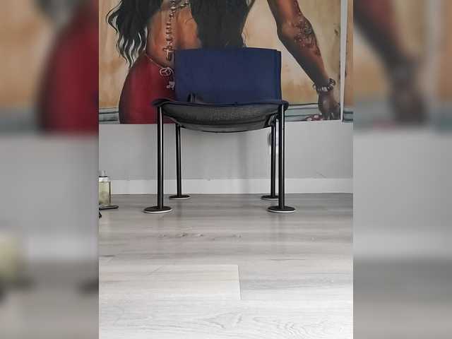 QueenAnitaDix's BongaCams show and profile