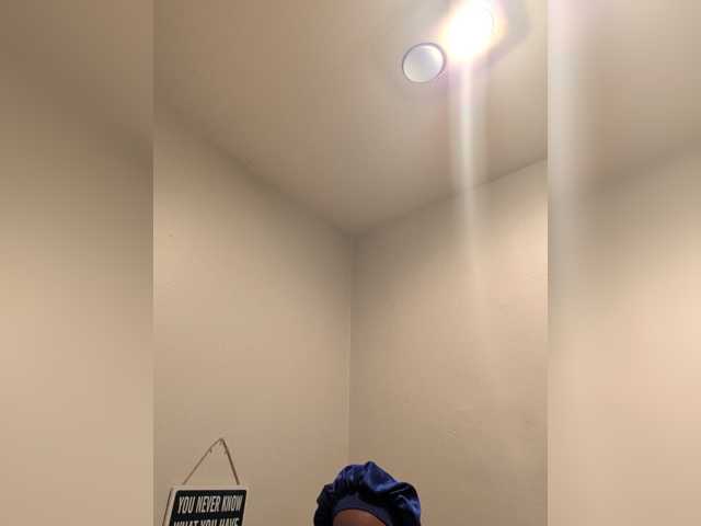 QueenAnitaDix live cam on BongaCams