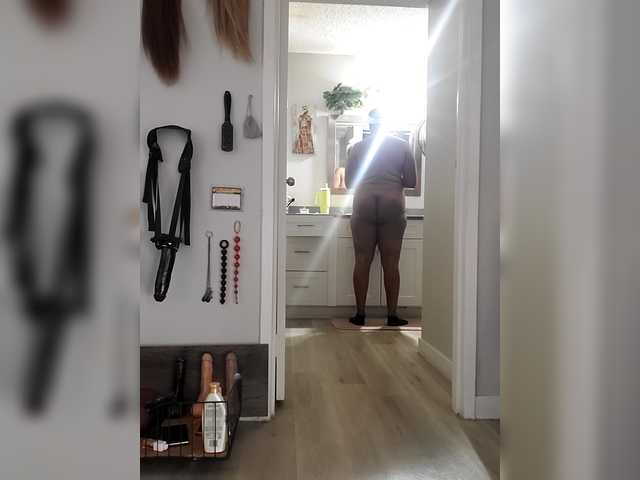 QueenAnitaDix