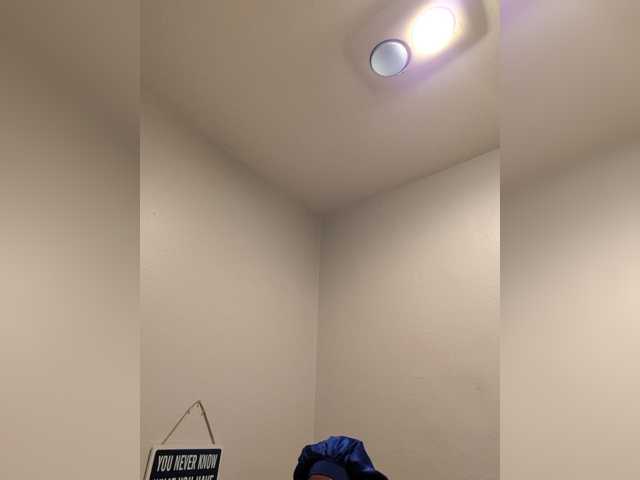 QueenAnitaDix, modelo de webcam