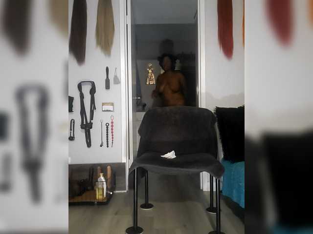 QueenAnitaDix