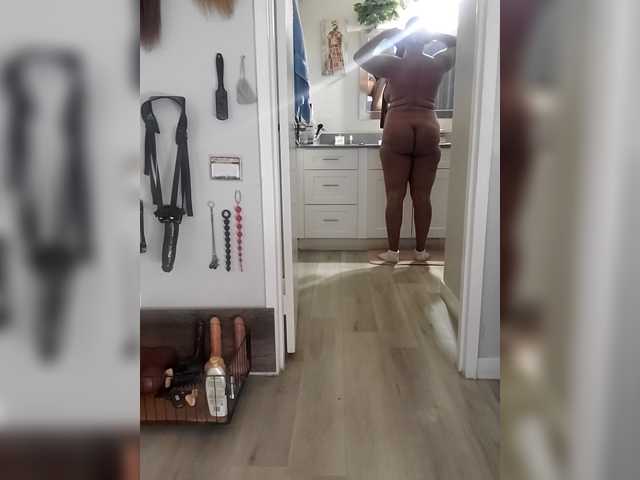 QueenAnitaDix