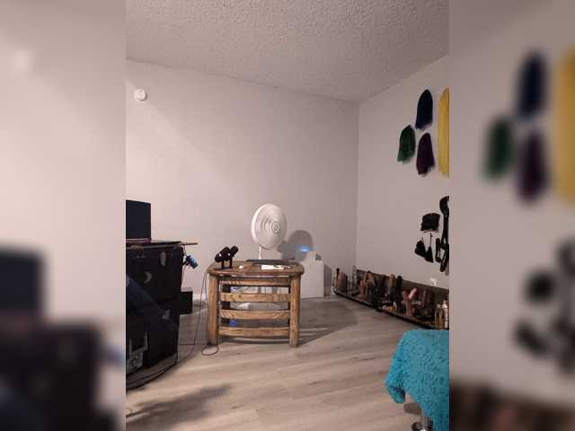 QueenAnitaDix live cam on BongaCams