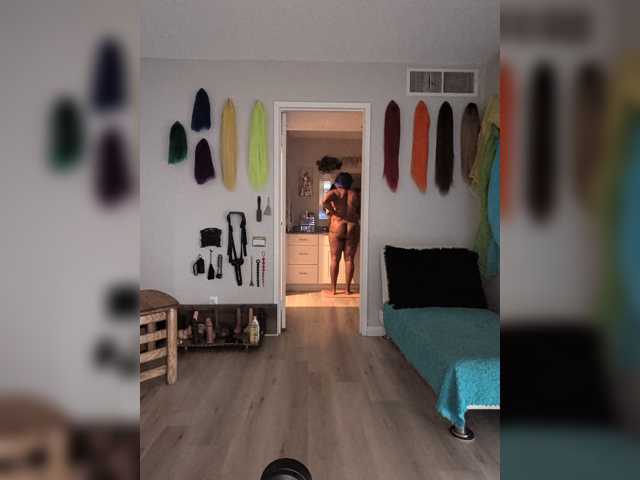 QueenAnitaDix live cam on BongaCams