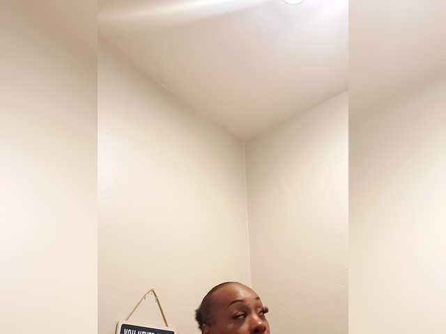 QueenAnitaDix live webcam show