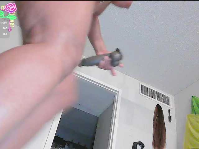QueenAnitaDix live cam on BongaCams