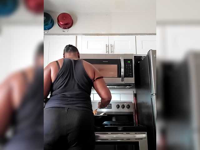 QueenAnitaDix's BongaCams show and profile