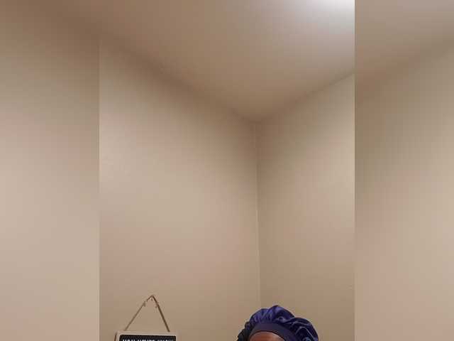 QueenAnitaDix live cam on BongaCams