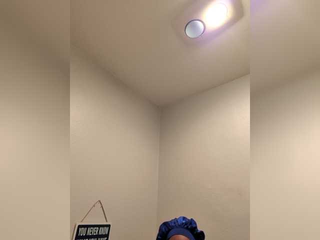 QueenAnitaDix live cam on BongaCams