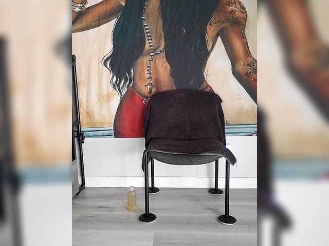 QueenAnitaDix