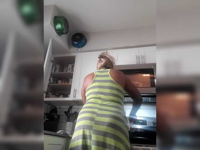 QueenAnitaDix