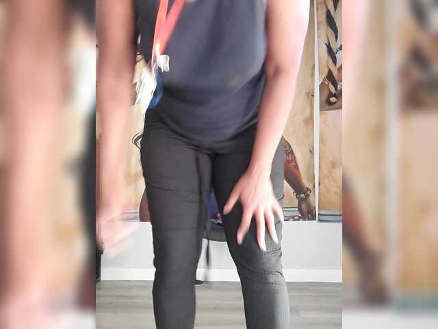 QueenAnitaDix's BongaCams show and profile