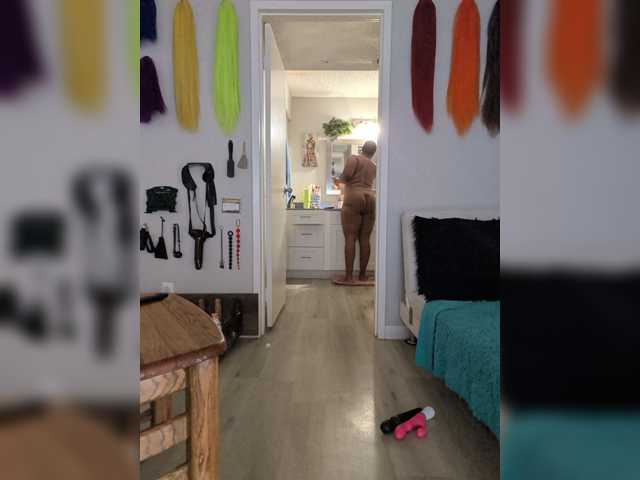 QueenAnitaDix