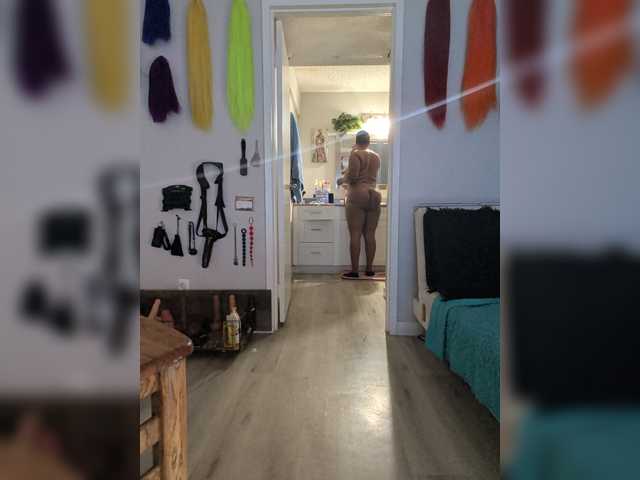 QueenAnitaDix
