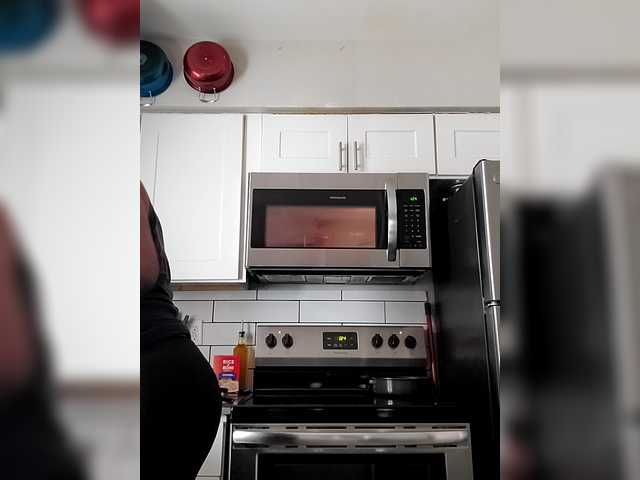 QueenAnitaDix's BongaCams show and profile