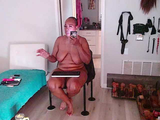 QueenAnitaDix