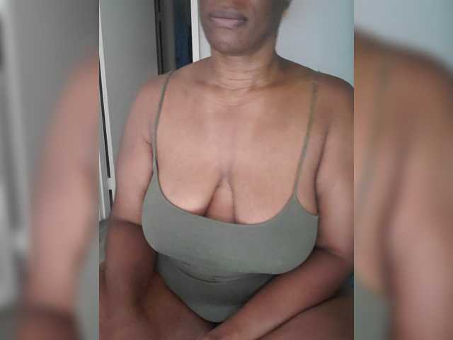 QueenAnitaDix