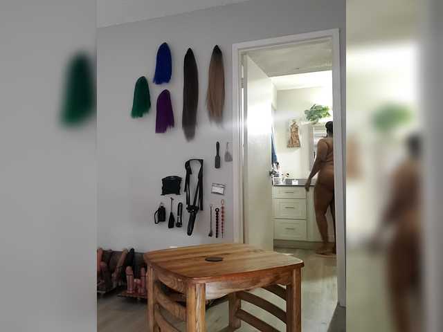 QueenAnitaDix live cam preview