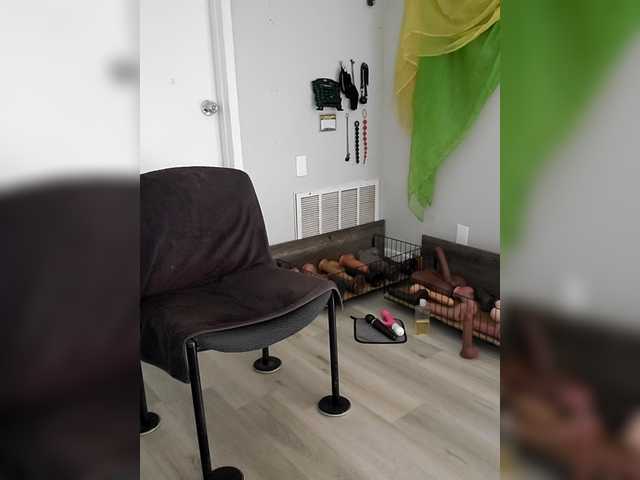 QueenAnitaDix