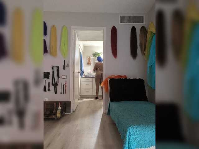 QueenAnitaDix