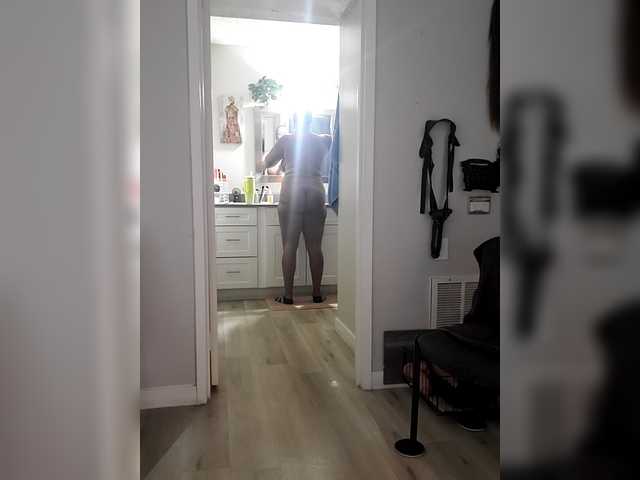 QueenAnitaDix live cam on BongaCams