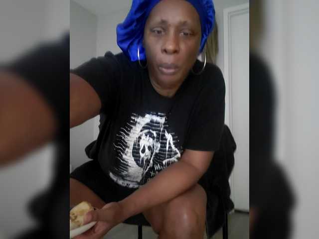 QueenAnitaDix live cam on BongaCams