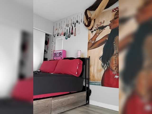 QueenAnitaDix's BongaCams show and profile