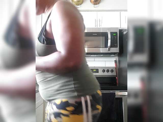 QueenAnitaDix