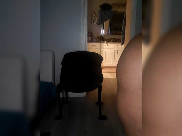 QueenAnitaDix live cam on BongaCams