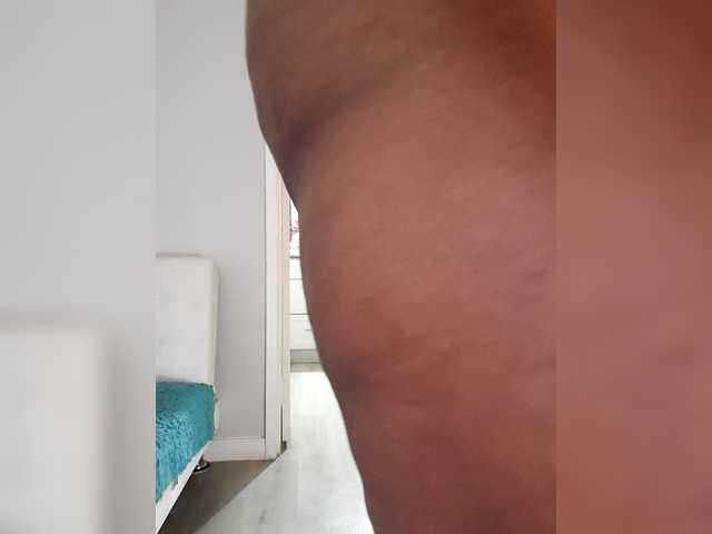 QueenAnitaDix live webcam show