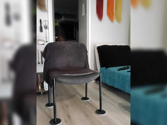QueenAnitaDix live cam on BongaCams