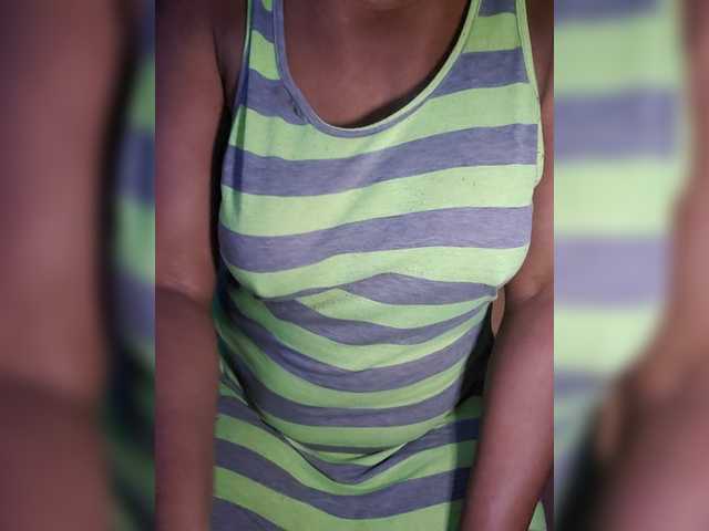 QueenAnitaDix live cam on BongaCams