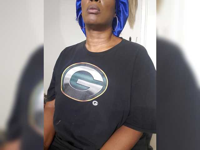 QueenAnitaDix live cam on BongaCams