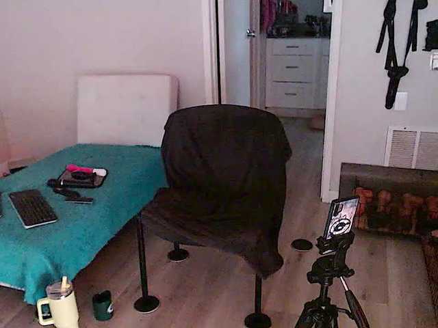 QueenAnitaDix live cam on BongaCams