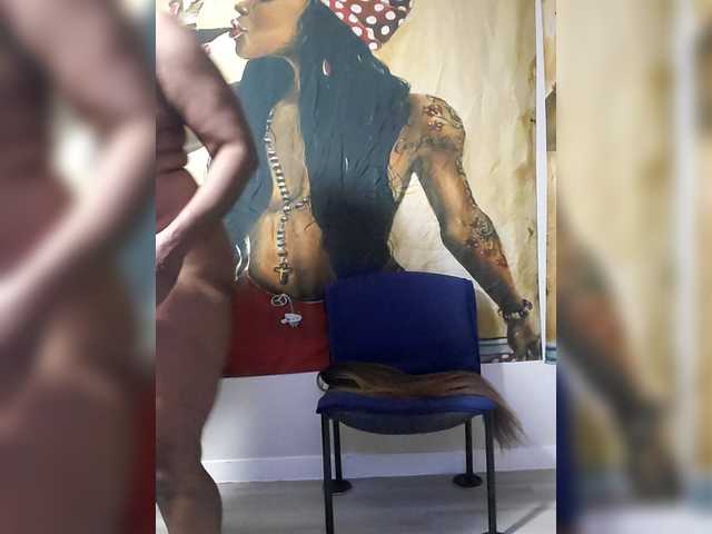 QueenAnitaDix live cam