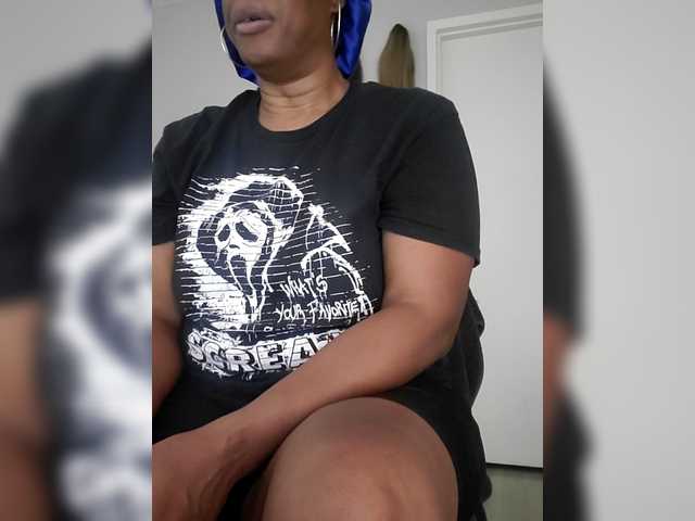 QueenAnitaDix live cam on BongaCams