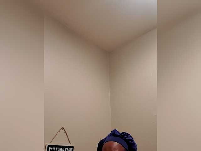 QueenAnitaDix live cam on BongaCams
