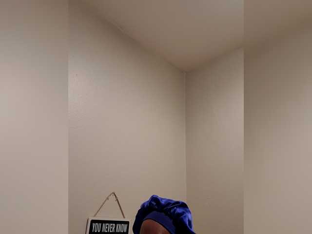 QueenAnitaDix live cam on BongaCams